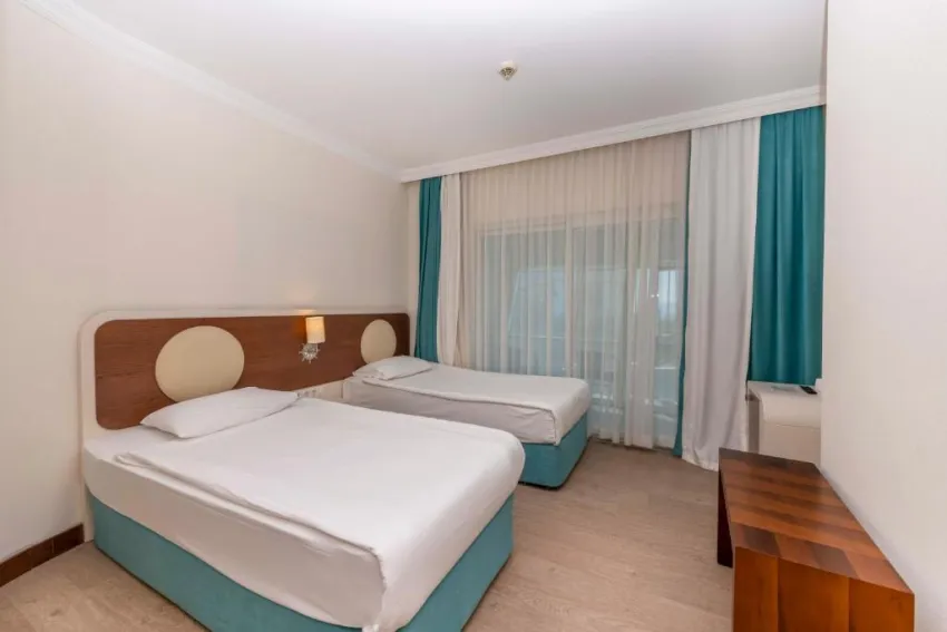 TRANSATLANTIK HOTEL & SPA  5*-30