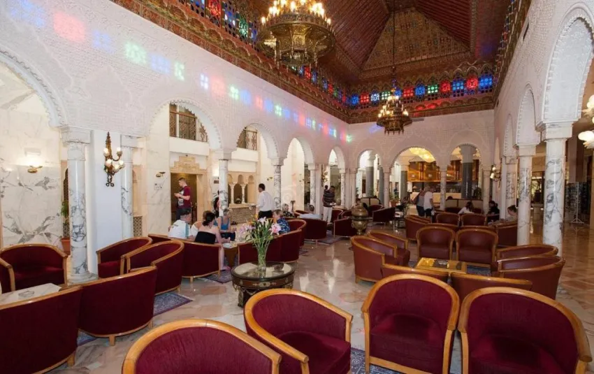 RIVIERA HOTEL  4*-32