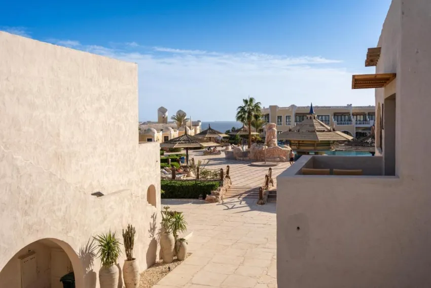 CLUB FARAANA REEF  4*-102