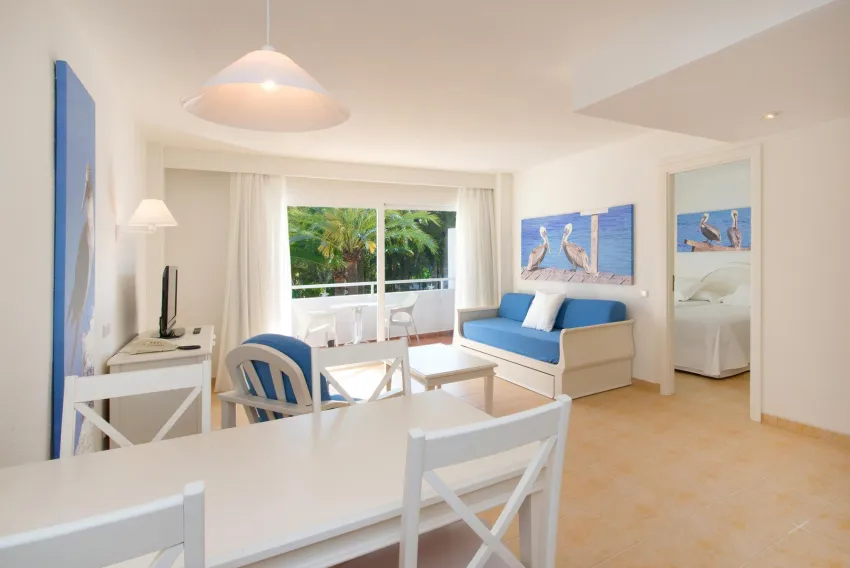 Iberostar Waves Ciudad Blanca 4*-22