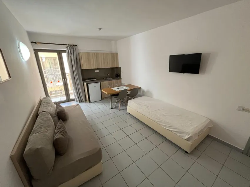 Acropolis Apts 3*-13