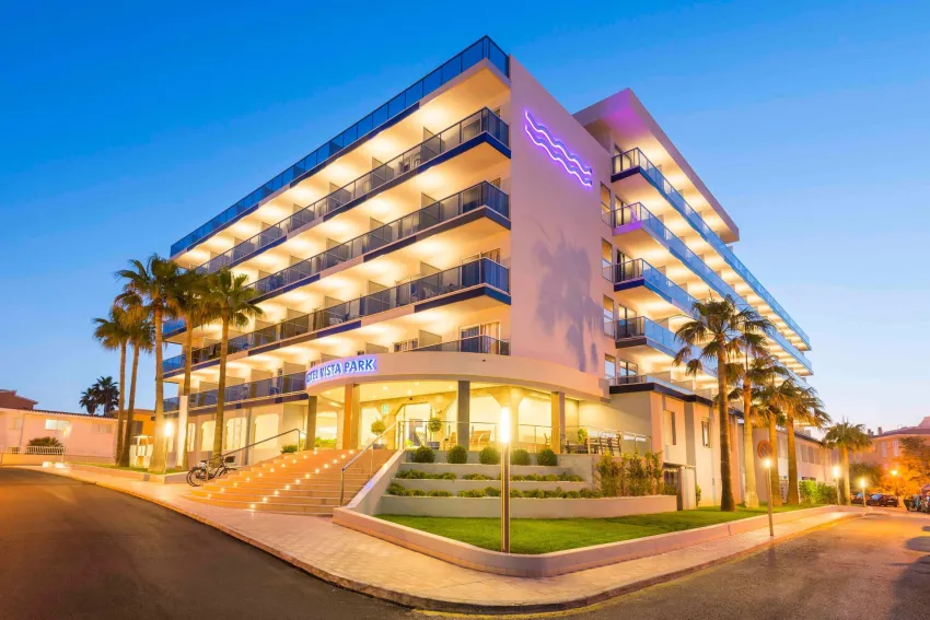 Vista Park Hotel & Apartments 3*-4