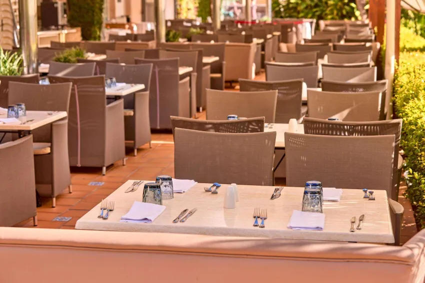 Zafiro Palmanova -96