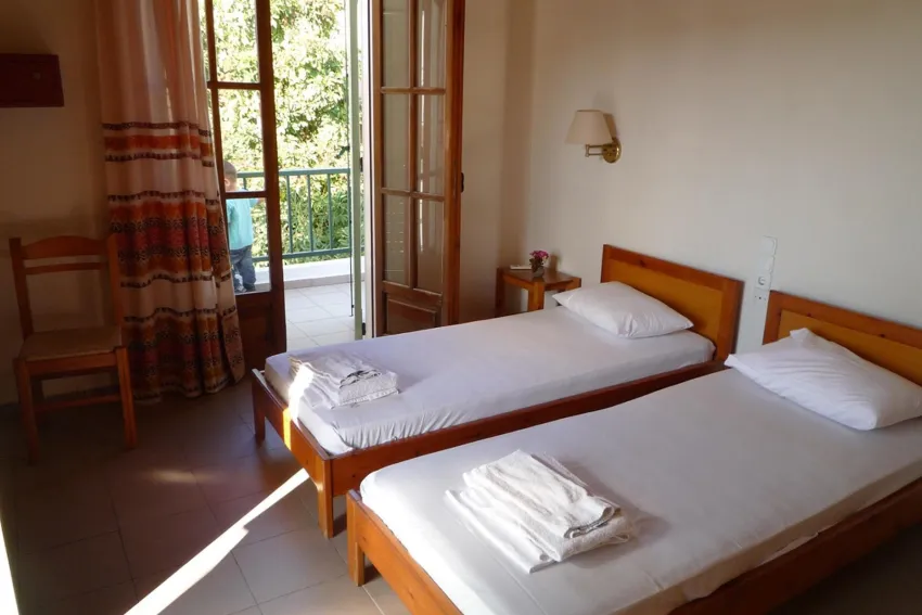 Haris Apartments 3*-7