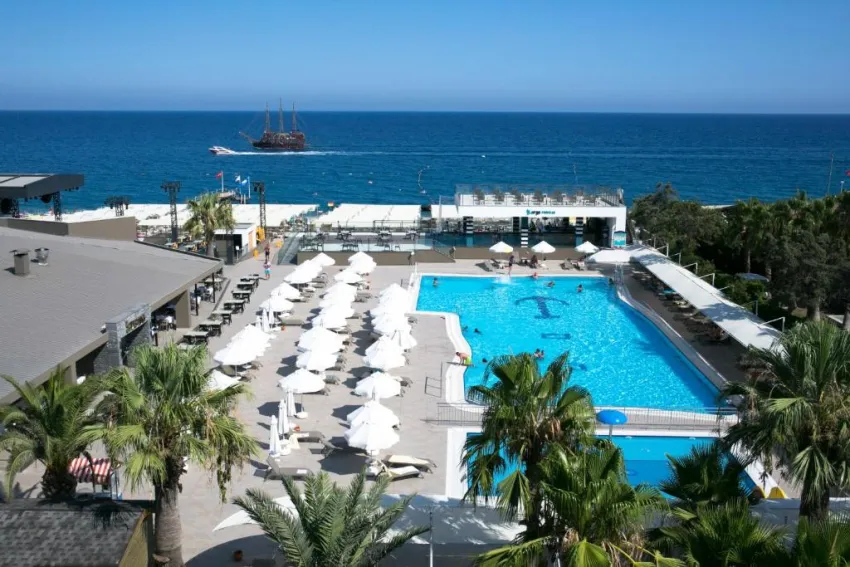 SAILORS BEACH CLUB  5*-4