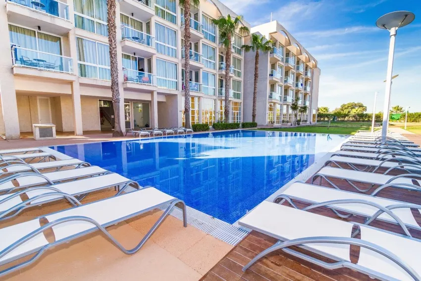 Zafiro Alzinar Mar 4*-32