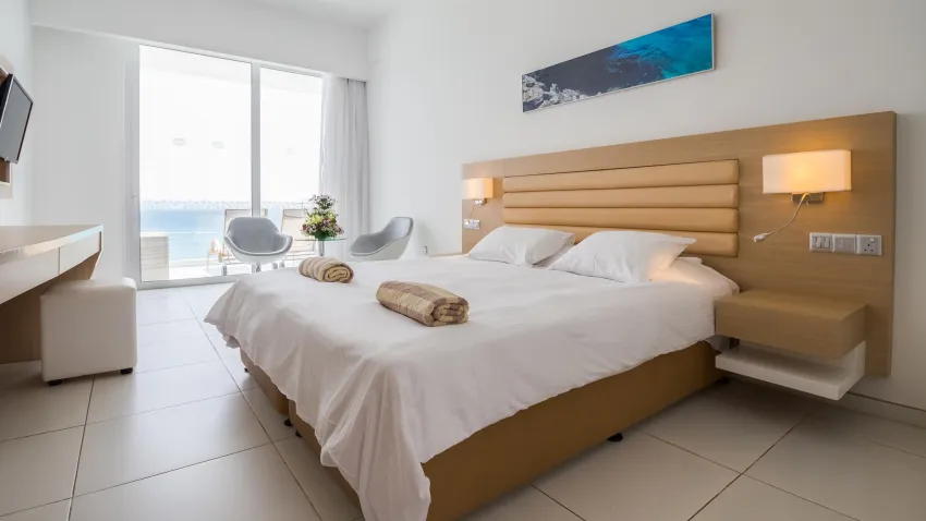 Vrissaki Beach Hotel 4*-5