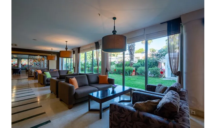 PALMERAS BEACH HOTEL  5*-7