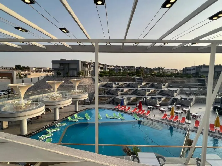 LONG BEACH RESORT  4*-93