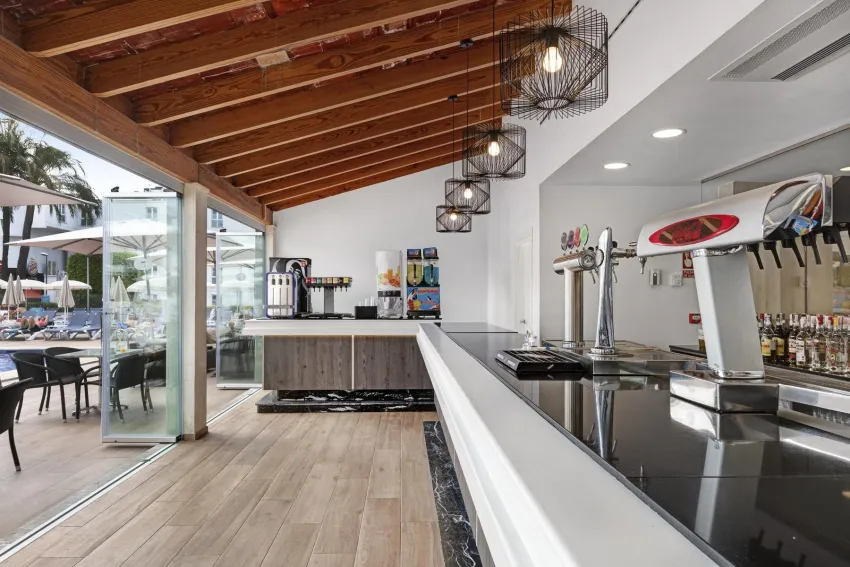 AluaSun Continental Park Hotel & Apartments 4*-9