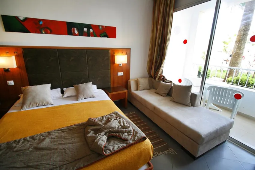 NOVOSTAR DAR KHAYAM  3*-6