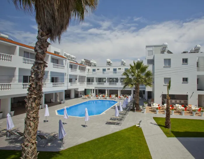 Princessa Vera Hotel Apartments 3* - Paphos - Cipru