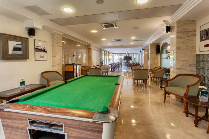 Amoros Hotel 3*-32