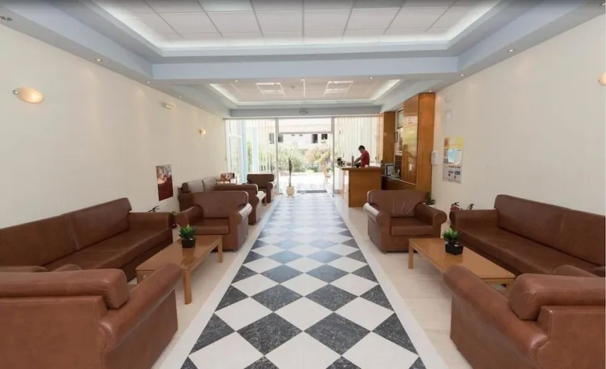 Eleni Palace Apts 3*-4