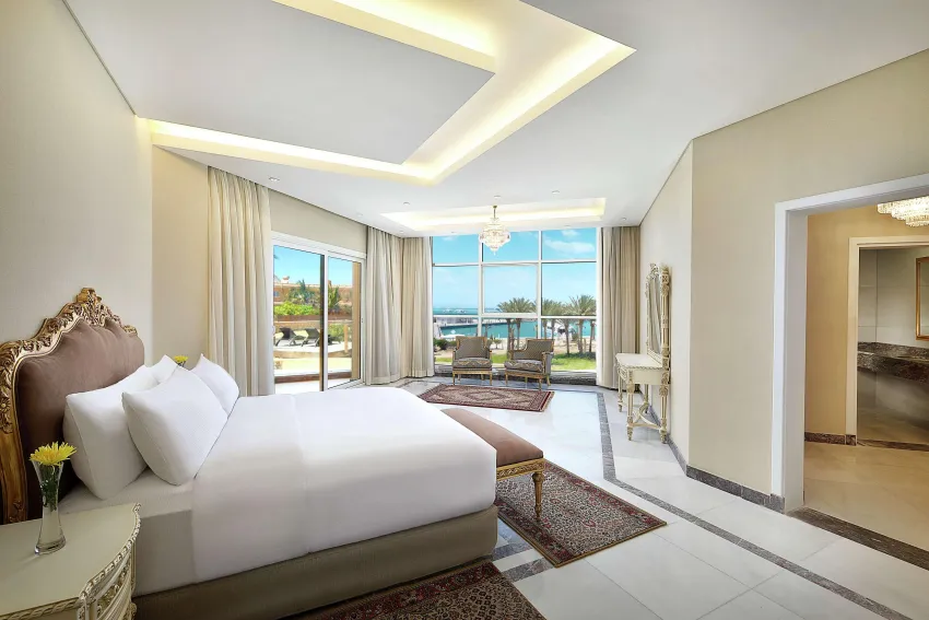 Hilton Plaza 5*-224