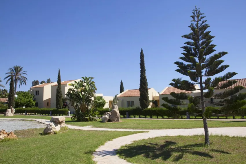 Makronisos Village 4*-6