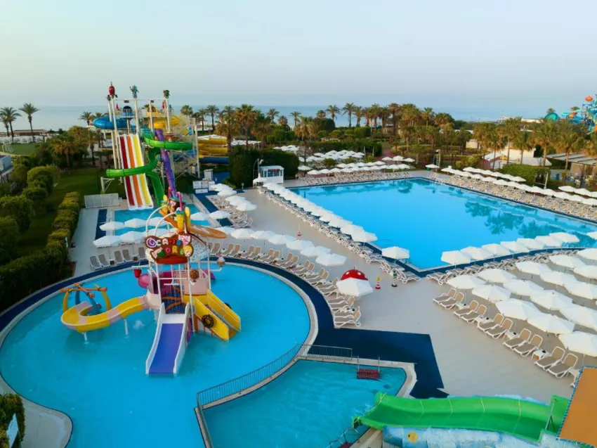 MIRACLE RESORT HOTEL  5*-50