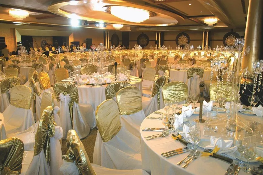 ROYAL DRAGON HOTEL  5*-9