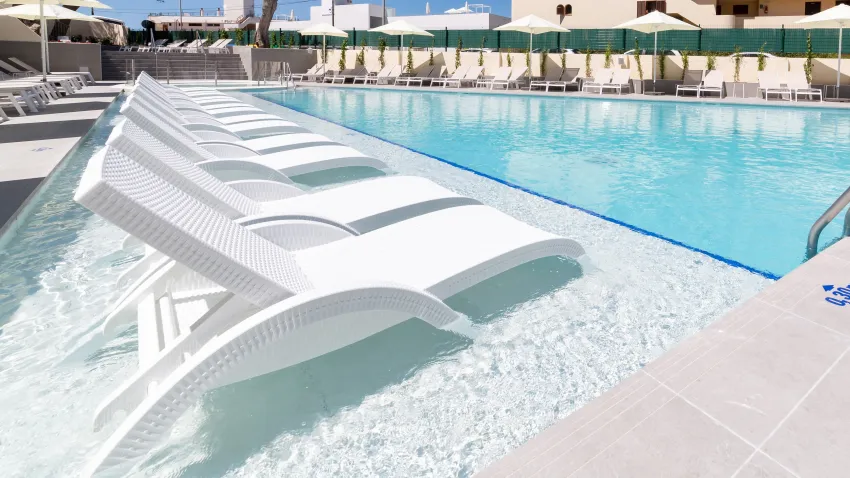 Reverence Life Hotel 4*-101