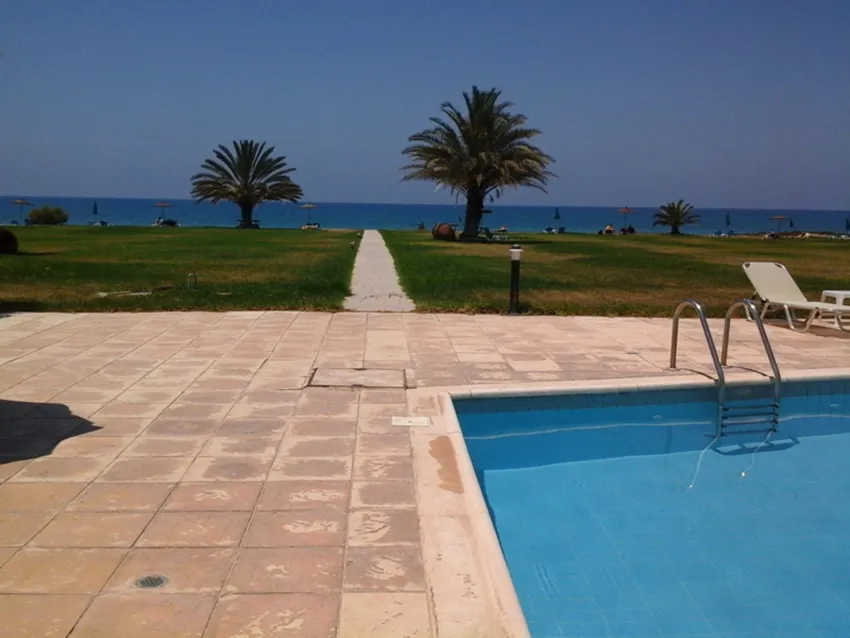 Natura Beach Hotel & Villas 3*-5