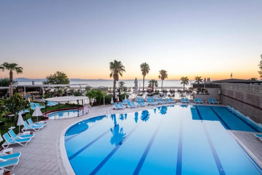 ARMAS GUL BEACH  4*-2