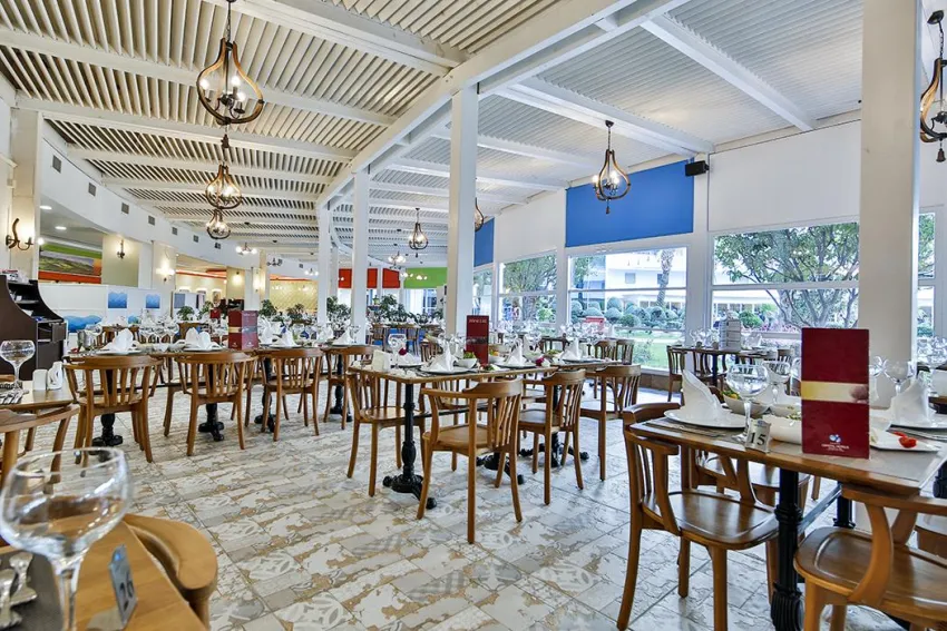 CRYSTAL ADMIRAL RESORT SUITES  5*-10