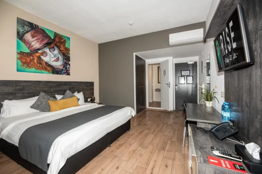 RISE STREET ART HOTEL 3*-16