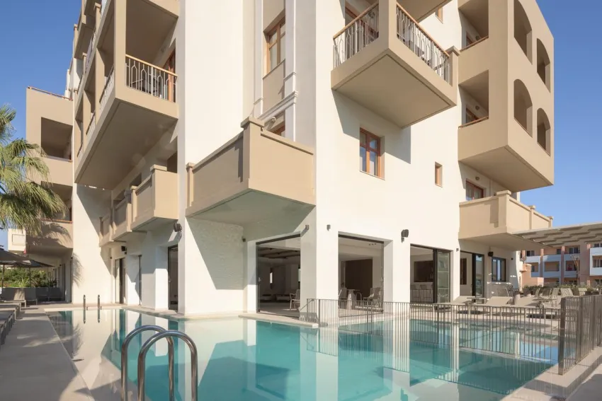 Theartemis Palace 4*-50