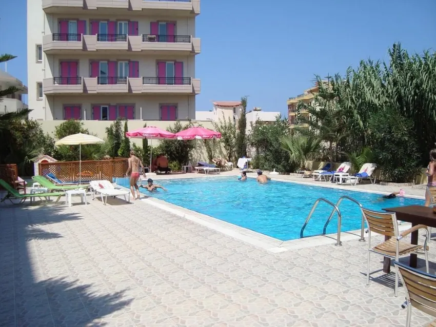 Eleni Palace Apts 3*-3