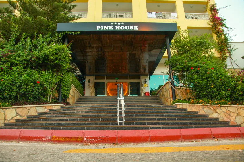 Pine House Hotel 4*-6