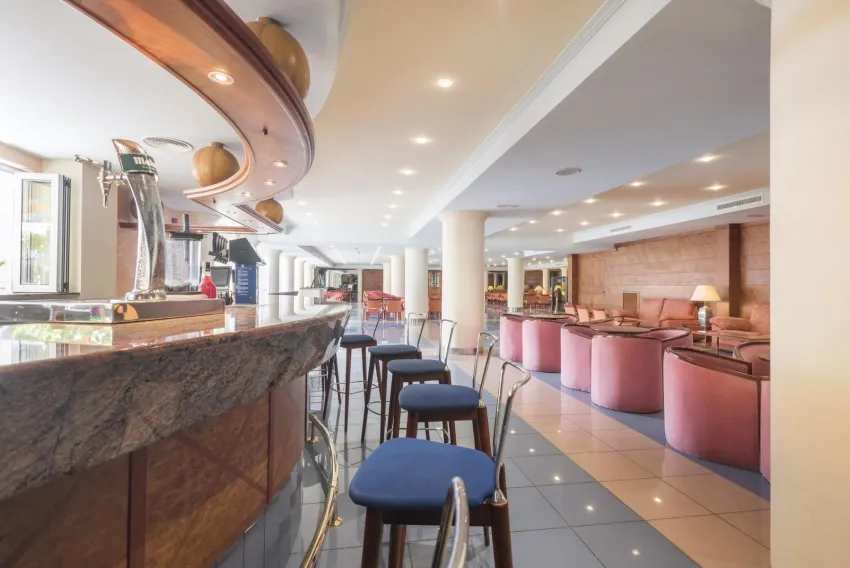 HM Isabela – Adults Only 4*-10