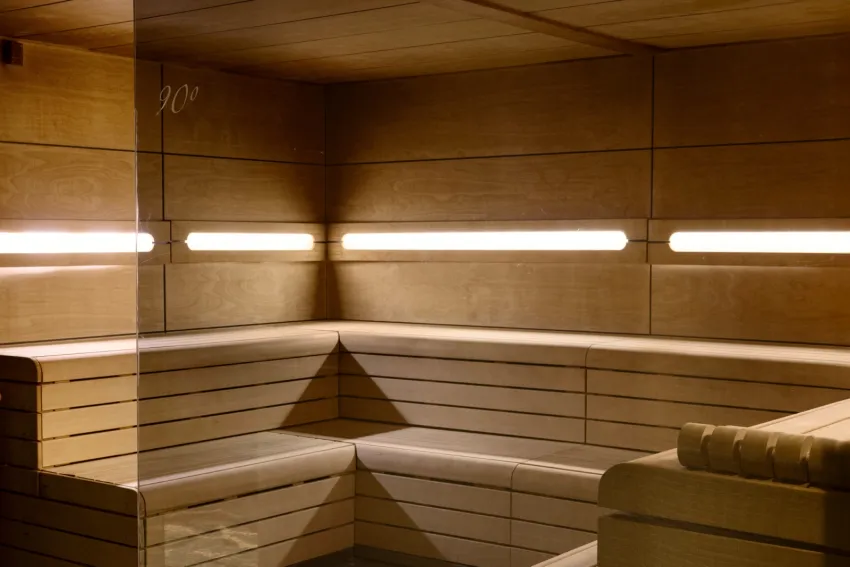 The Donna Portals 5*-77