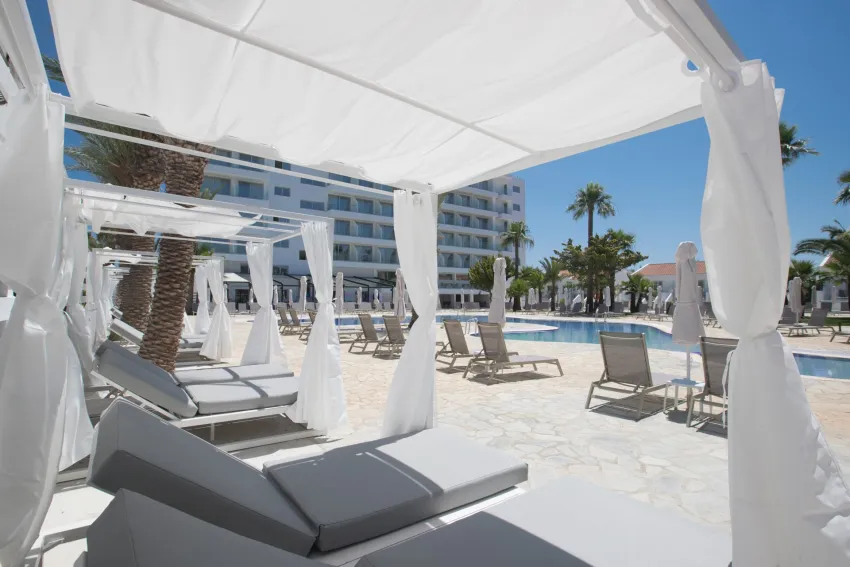 Bohemian Gardens 4*-23