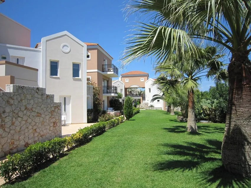 Lito Beach Hotel 3*-4