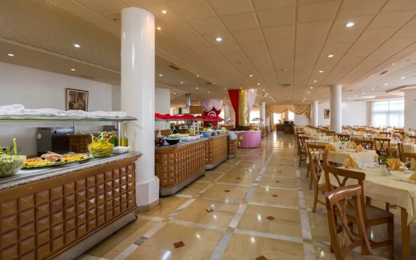 EL MOURADI SKANES  4*-17