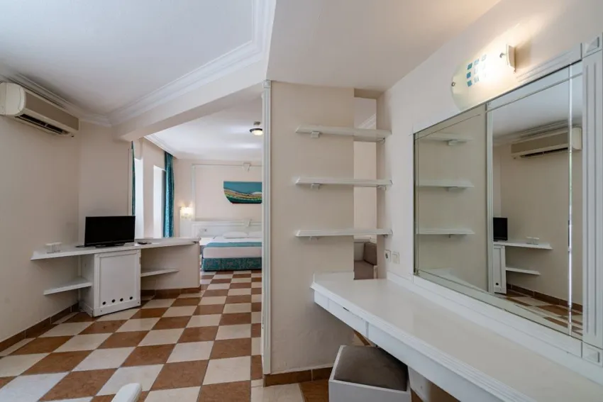 THE GARDEN BEACH HOTEL  5*-8