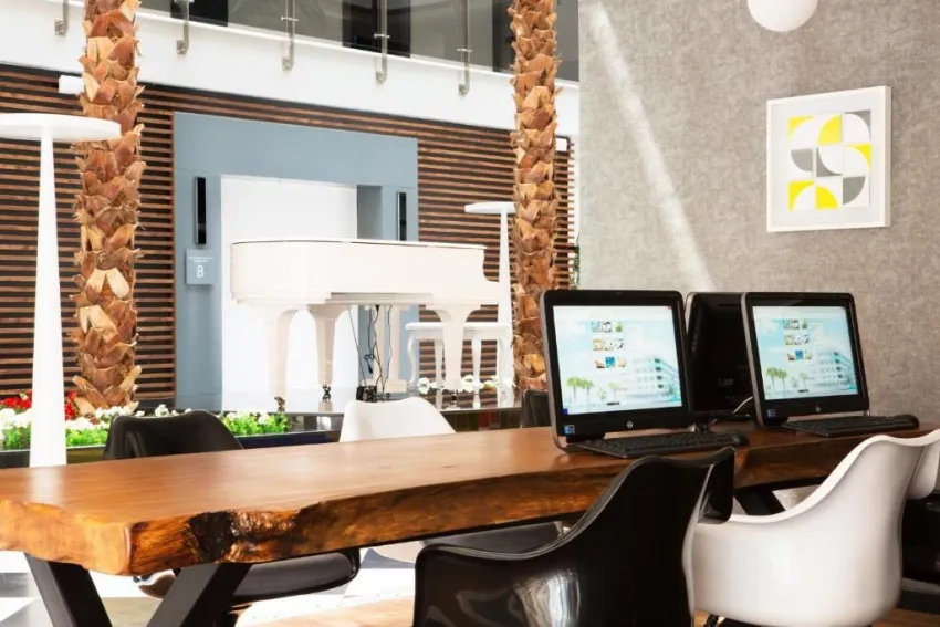 SUNPRIME C LOUNGE (ADULTS ONLY 16+)  5*-21