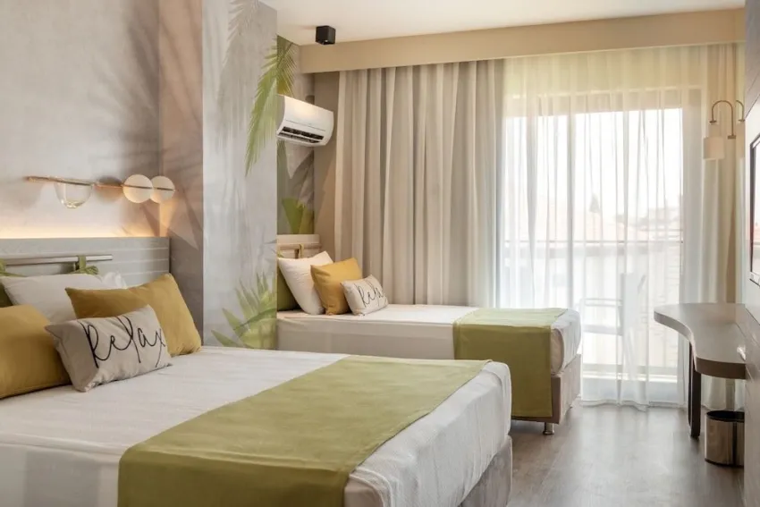 Side Square Hotel 4*-5