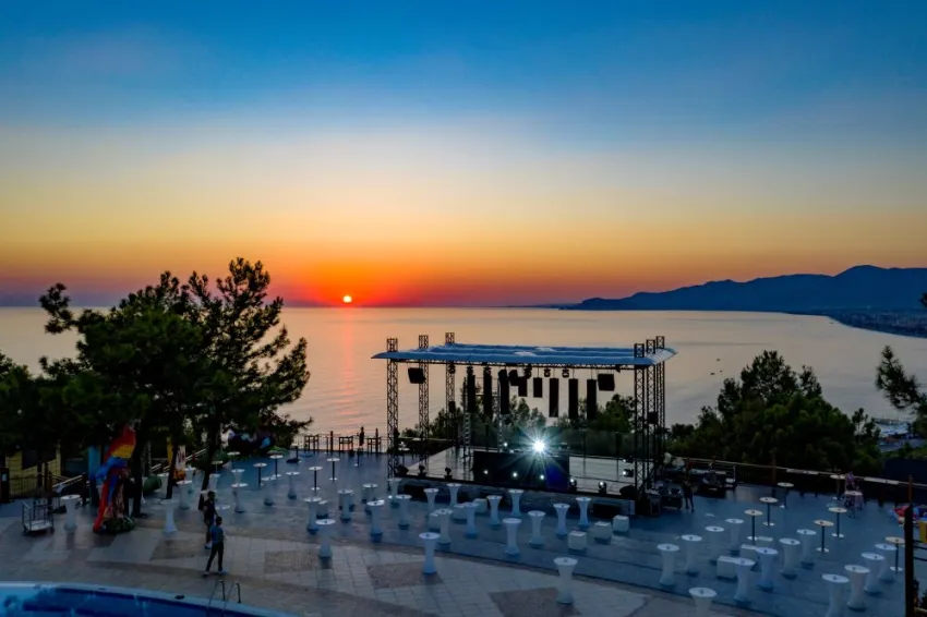 UTOPIA WORLD HOTEL  5*-35