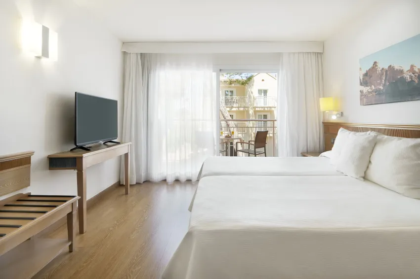 Iberostar Waves Club Cala Barca 4*-199