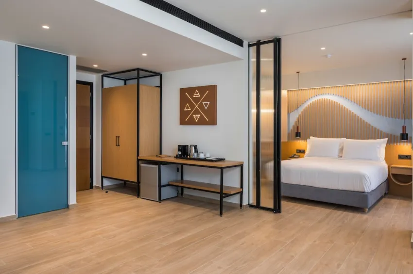 Hyperion City Hotel 4*-79