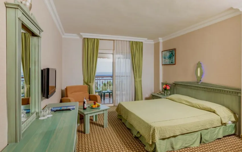 HOLIDAY PARK RESORT  5*-2