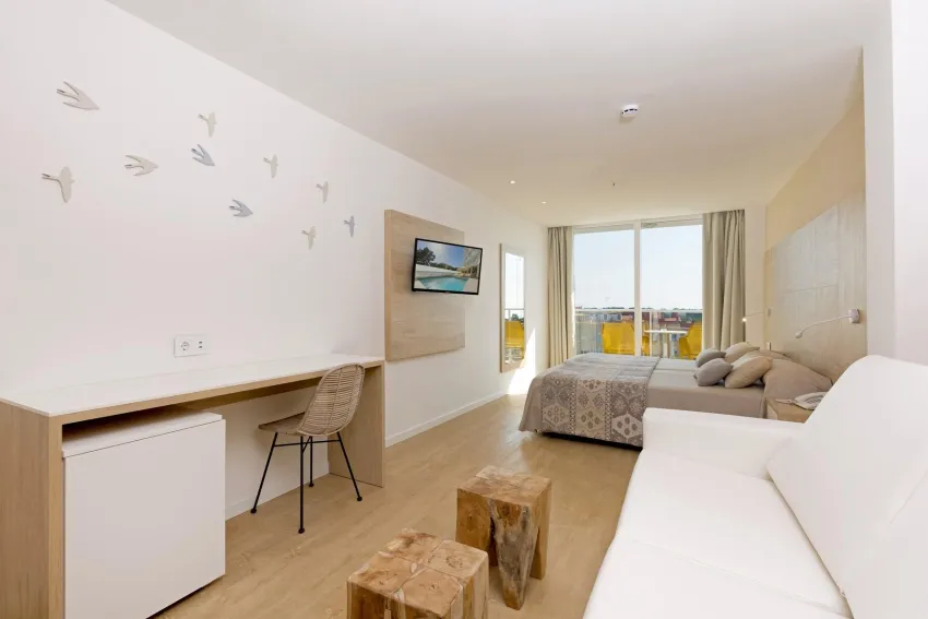 HSM Son Veri Adults Only 3*-20