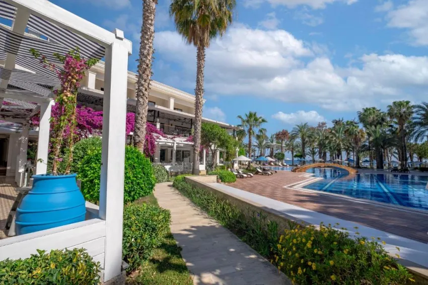 UTOPIA RESORT & RESIDENCE  5*-13