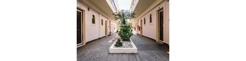 Canadian Hotel 3*-54