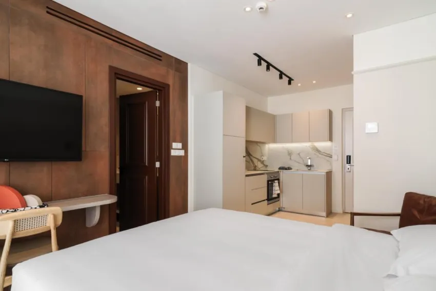 LIV Mackenzie Beach Suites Adults Only 4*-10