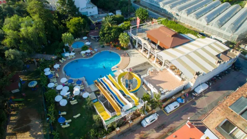 FIRST CLASS HOTEL  5*-5