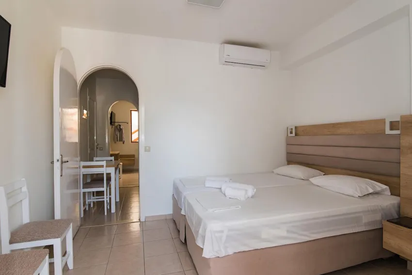 Vagelis Comfort Apartments & Studios 2*-12