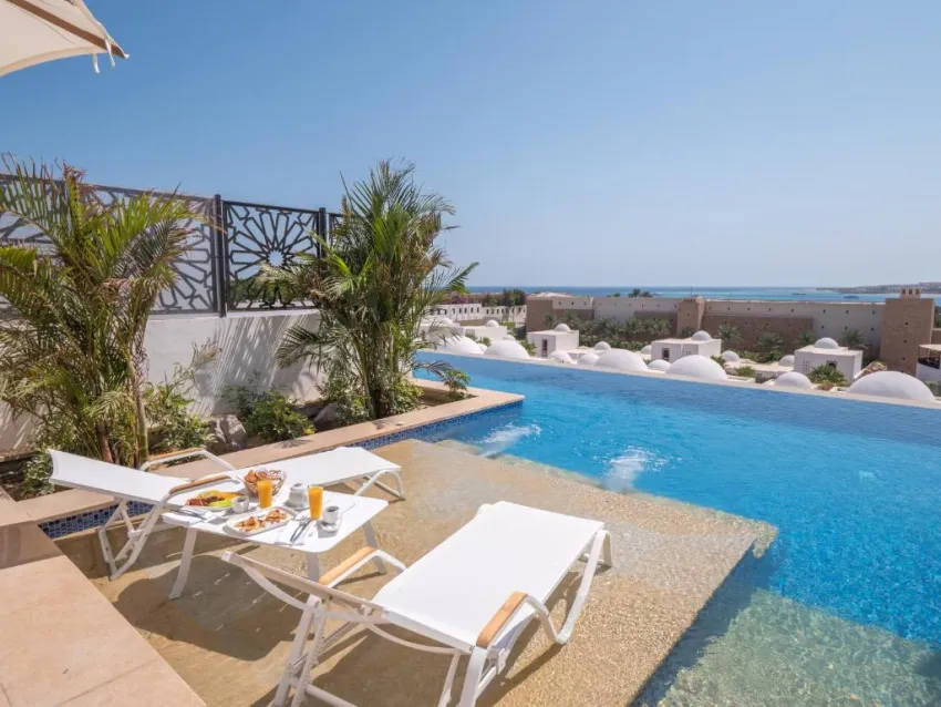 FORT ARABESQUE THE WEST BAY (ADULTS ONLY 16+)  4*-27
