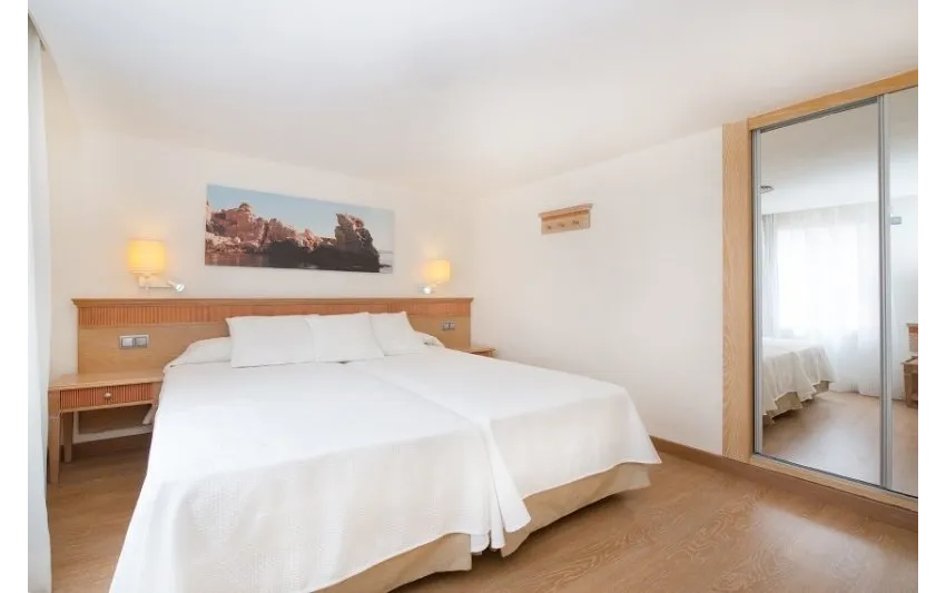 Iberostar Waves Club Cala Barca 4*-8